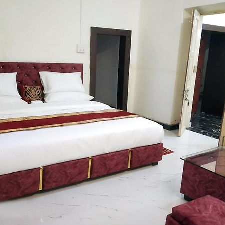 Hotel Kumkum Chhaya Panna Buitenkant foto