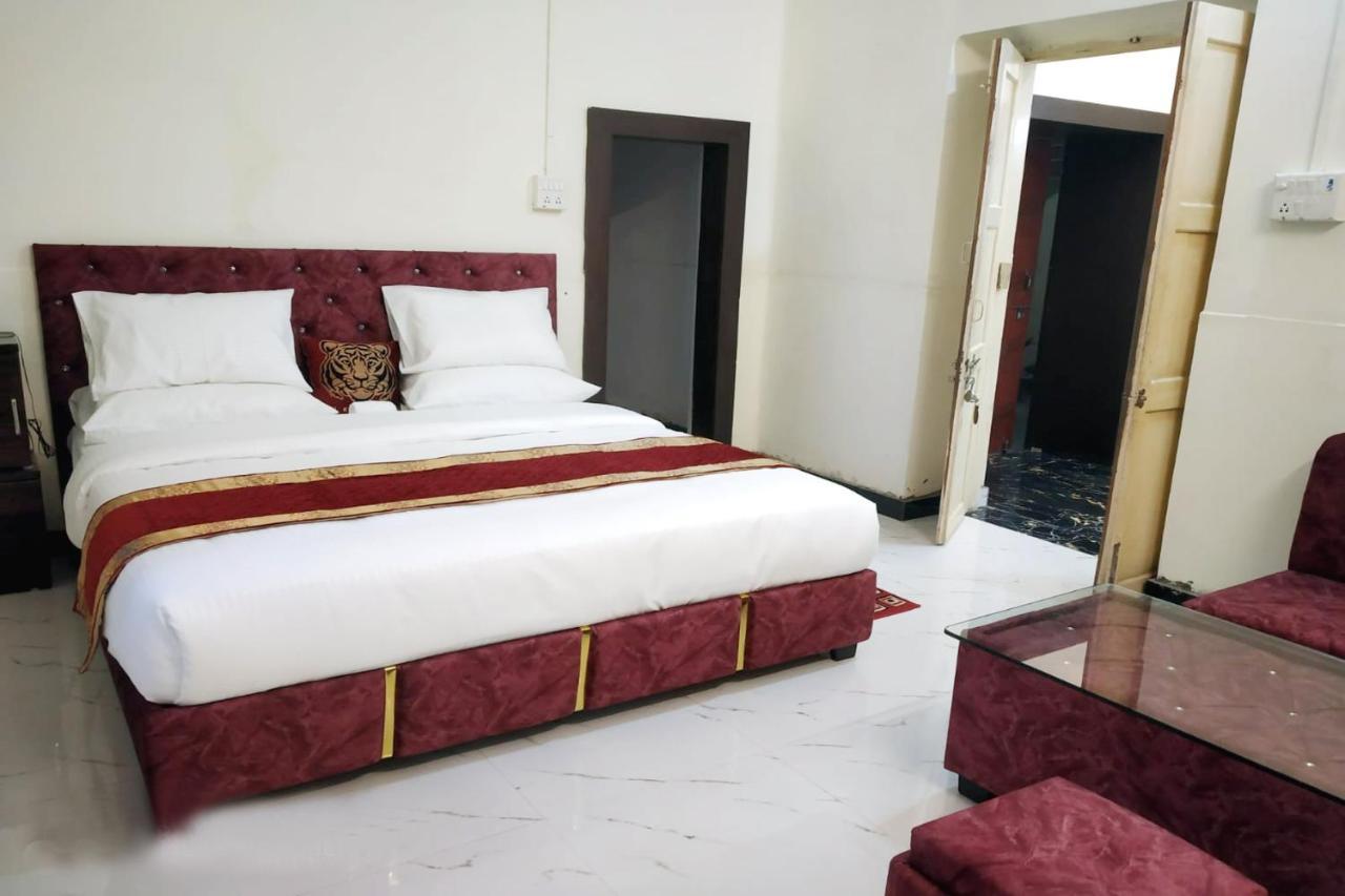 Hotel Kumkum Chhaya Panna Buitenkant foto