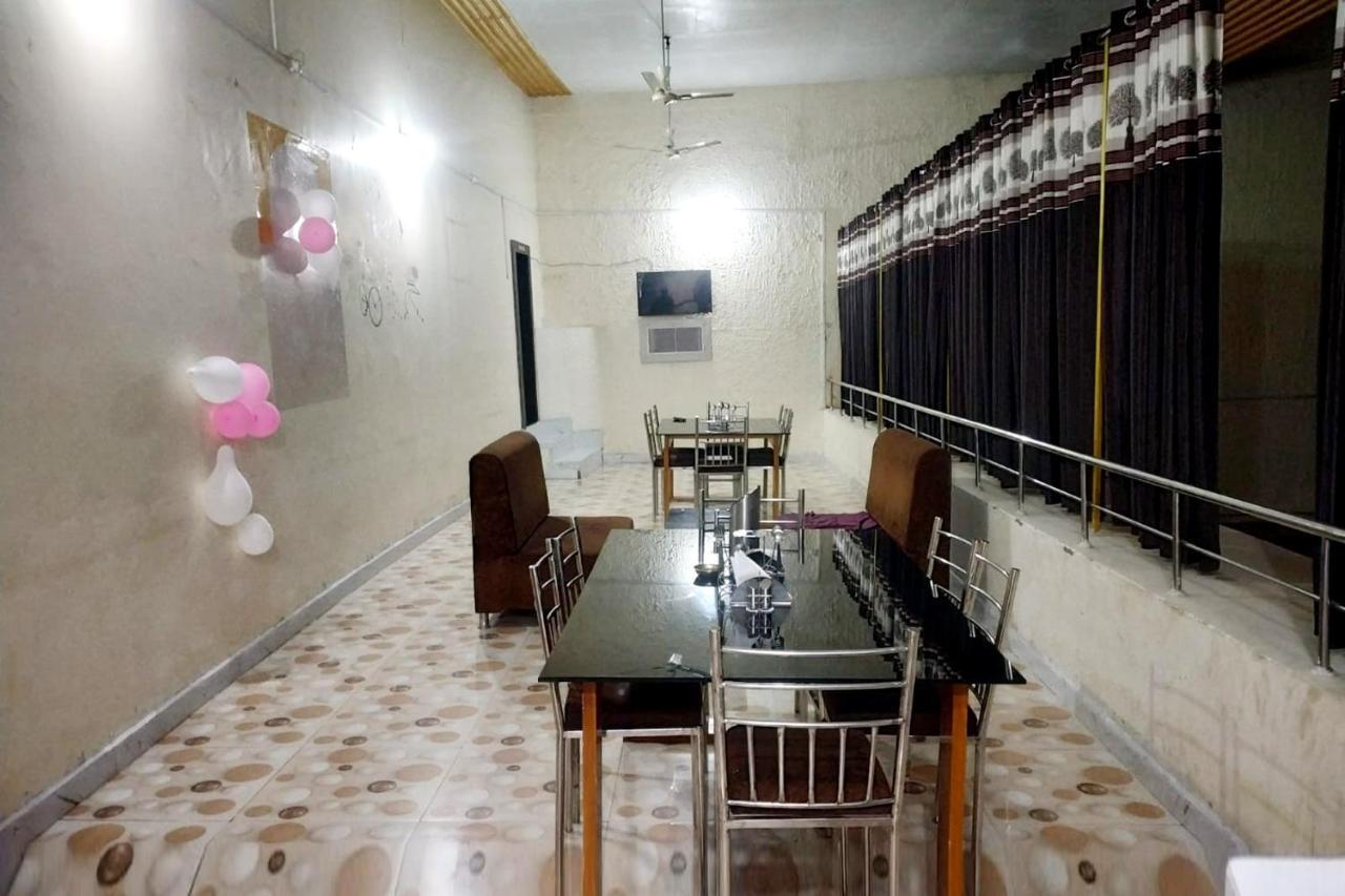 Hotel Kumkum Chhaya Panna Buitenkant foto