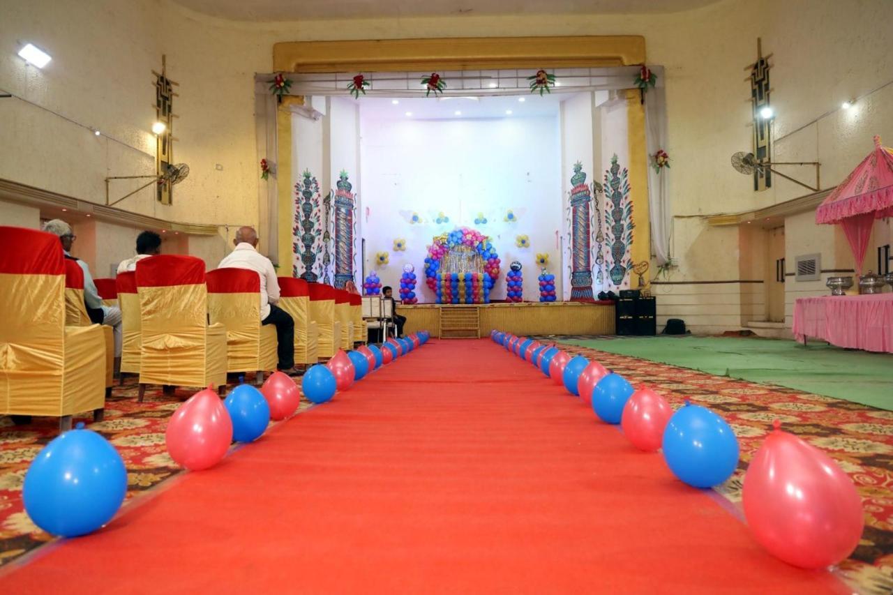 Hotel Kumkum Chhaya Panna Buitenkant foto