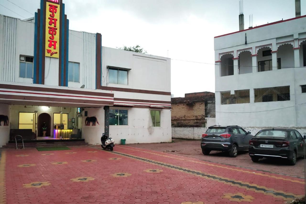 Hotel Kumkum Chhaya Panna Buitenkant foto