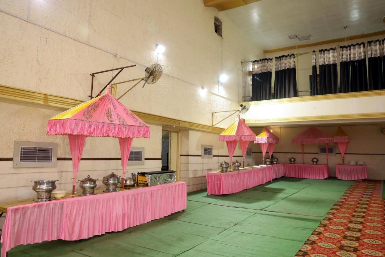 Hotel Kumkum Chhaya Panna Buitenkant foto